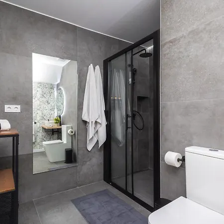 Moderno, Amplio Y Muy Comodo Apartamento *